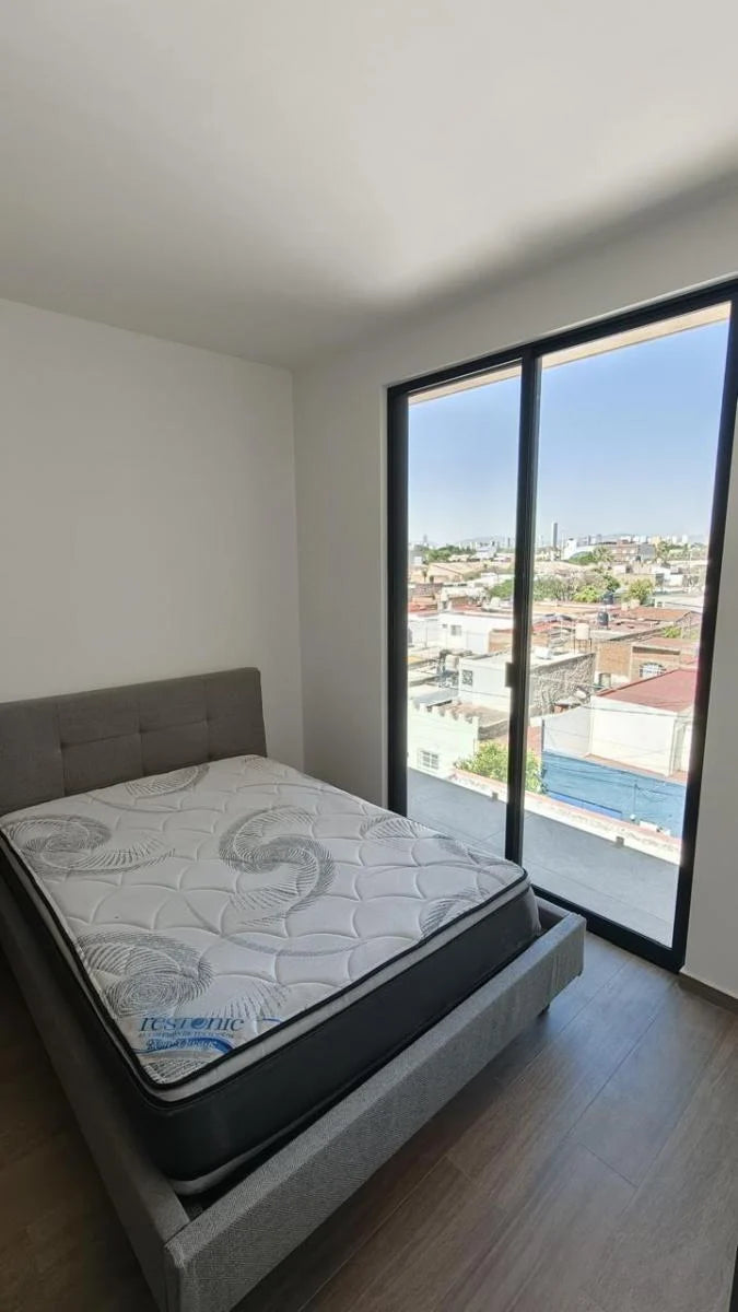 Sala y comedor amueblados